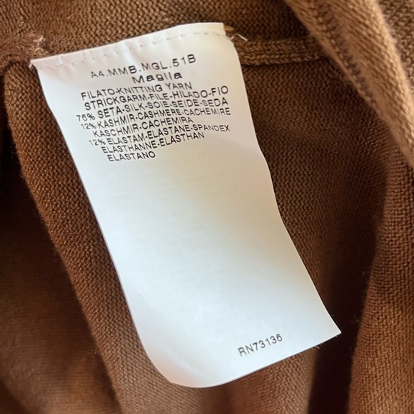 Max Mara Turtleneck Camel Tan Silk & Cashmere Blend Knit Top Sz L EUC - Picture 8 of 9